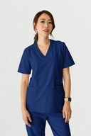 Relaxed 2-Pocket Scrub Top