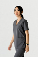 Relaxed 2-Pocket Scrub Top