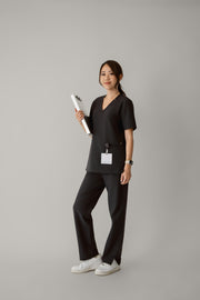 Women’s Two Pocket Scrub Top